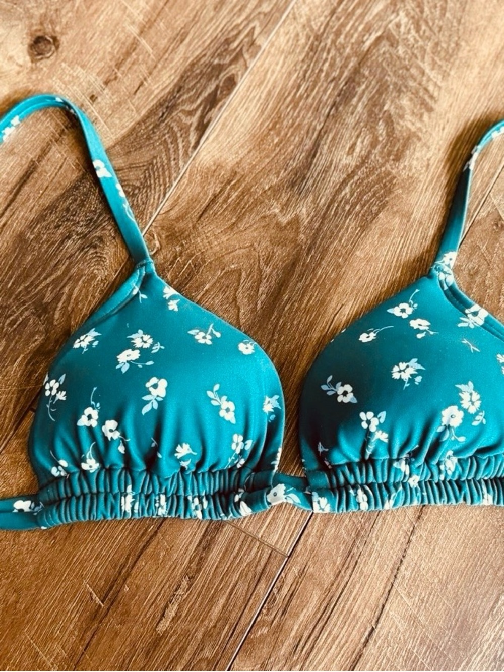 Hollister Green Floral Triangle Bikini Top – Double Strap Underbust (M)